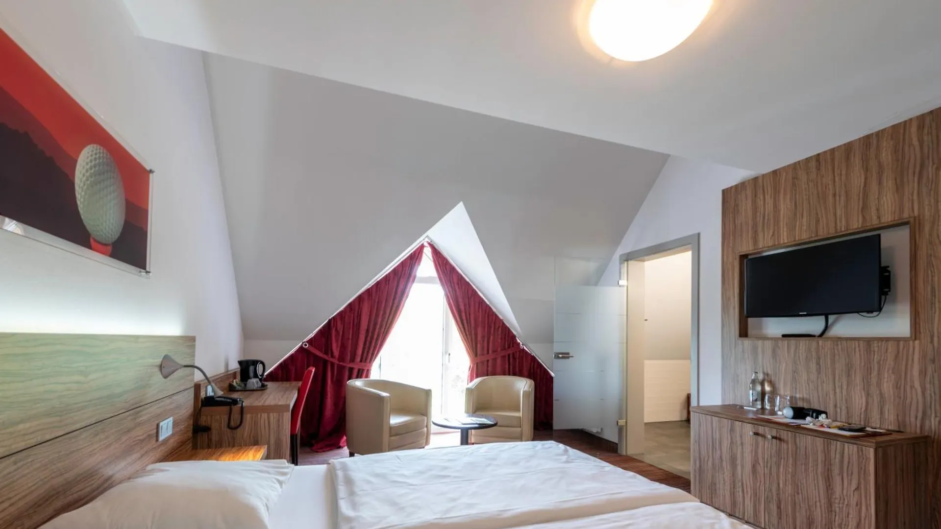 L'Hotel Et Restaurant Du Golf De Clervaux Eselborn 4*,