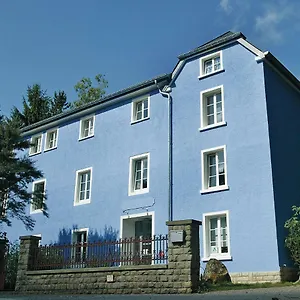  Hostel Youth